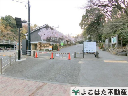 �_�ސ쌧���s������h�͌�1���ڂ̒��Ã}���V�����̎��ӊ�