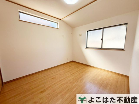 �_�ސ쌧���s�����扤�T����4���ڂ̒��È�ˌ��Ă̎q������